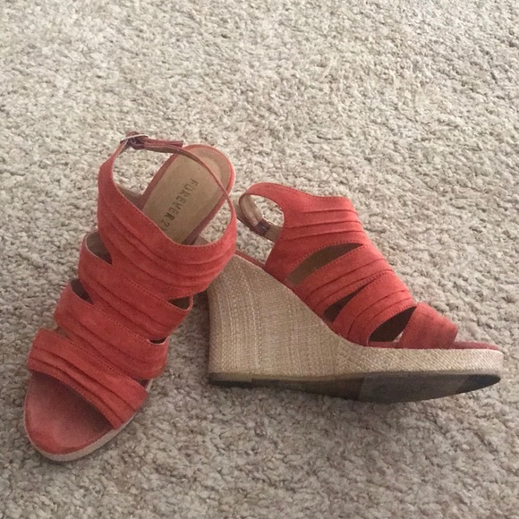 Forever 21 coral wedges - Picture 1 of 4